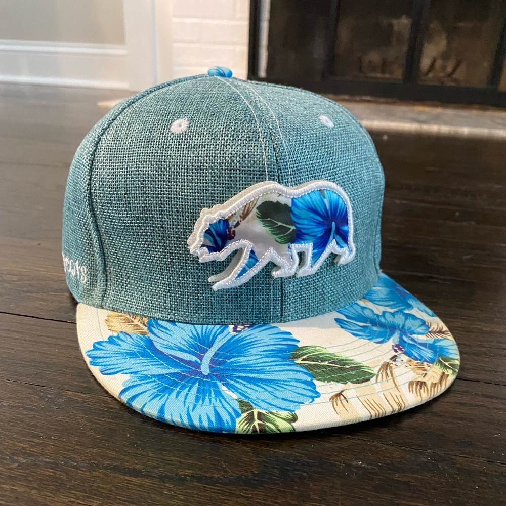 Grassroots - SnapBack Velcro bear patch hat